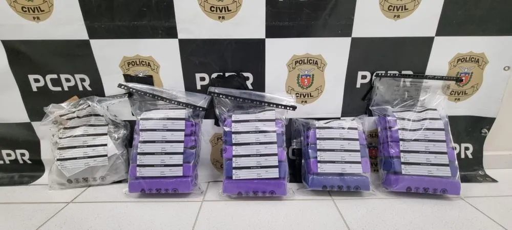 POLÍCIA CIVIL E RECEITA FEDERAL APREENDEM DROGAS E PISTOLA DE USO RESTRITO EM CASCAVEL.