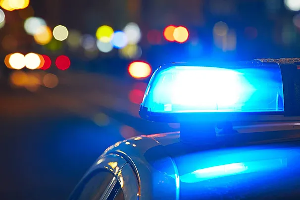 Adolescente busca abrigo em colégio após ser perseguido por grupo durante confusão envolvendo bicicleta em Cafelândia