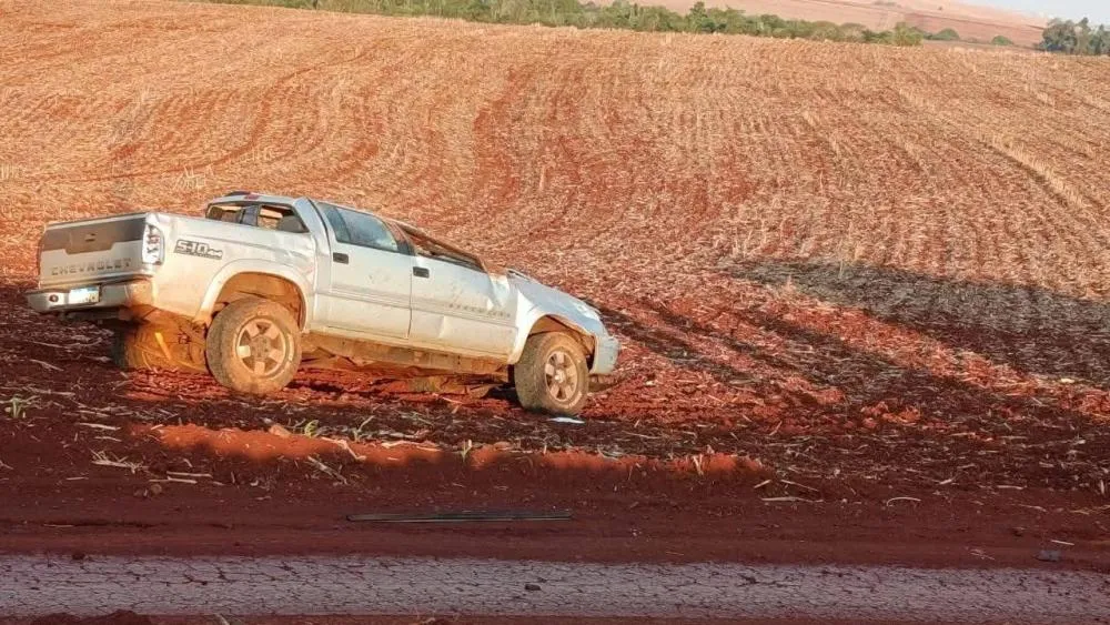 CAMINHONETE CAPOTA EM ESTRADA RURAL DE NOVA AURORA E DEIXA UMA VÍTIMA FATAL